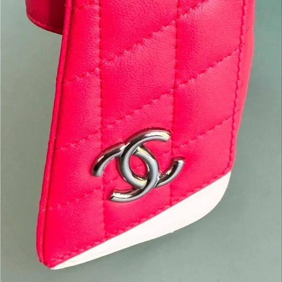 Chanel Red and White Quilted Fresh Air clutch 2013 - Picture 3 of 3